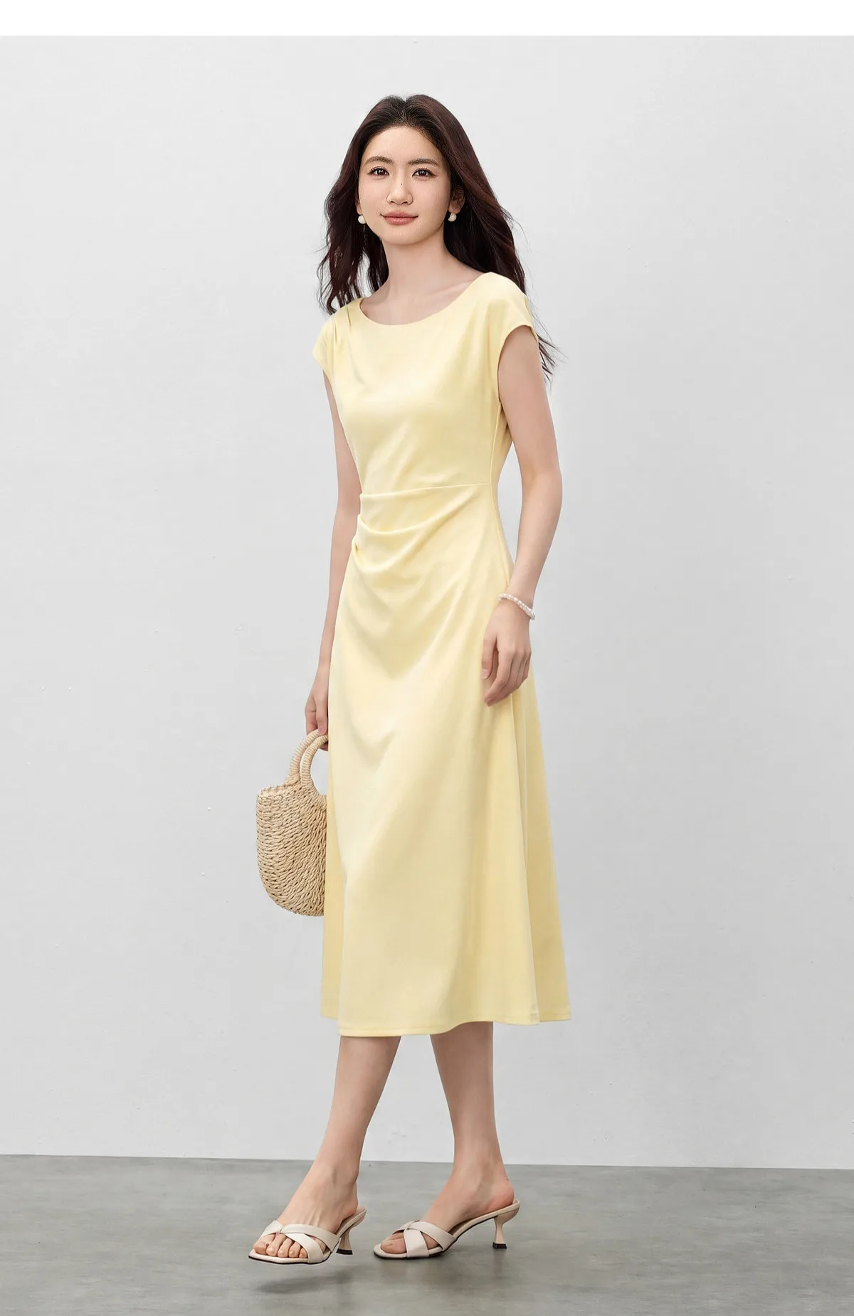 SENTUBILA Schwarzes Minimalistisches A-Linien-Kleid mit Kurzen Ärmeln für Damen 2026 Sommer Elegantes Boot-Ausschnitt Gerafftes Kleid mit Schmaler Taille 162LI5946 – Detail 34
