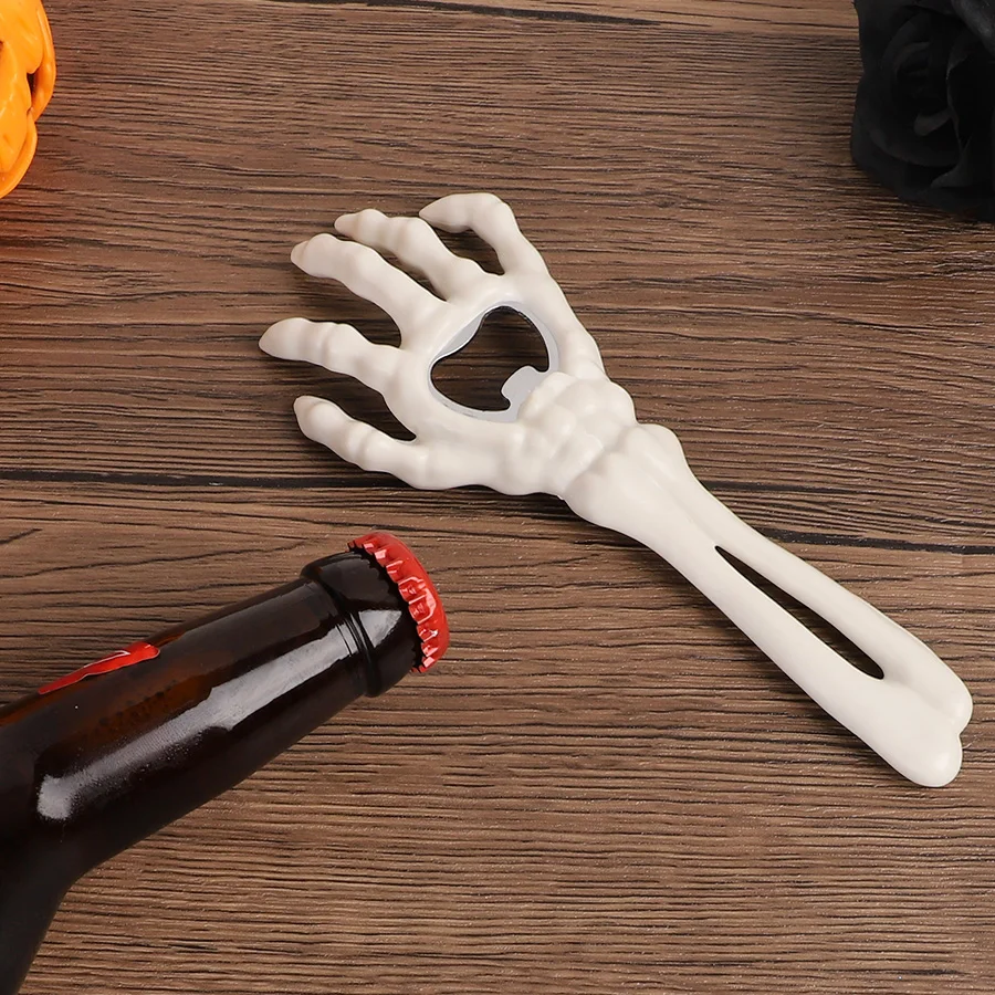 

Skeleton Hands Bottle Opener Halloween Party Decoration Supplies Gifts for Guests Black Metal Beer Bottle Opener Bar Tool
