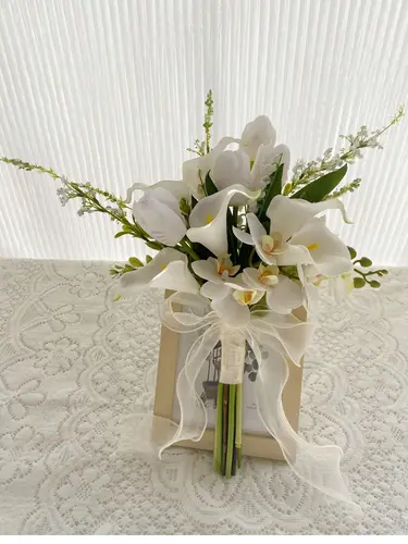 Imagen 1 del producto Ramo de flores de lirio de Cala Artificial blanco, ramo de novia, accesorio de fotografía de boda, fiesta, ceremonia, aniversario