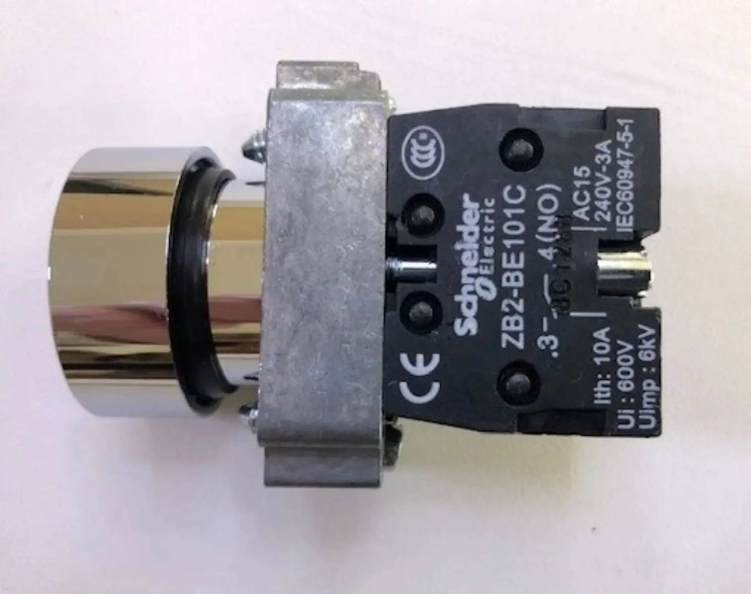 

XB2B flat head button XB2BA11 XB2BA11C = ZB2BA1C + ZB2BZ101C