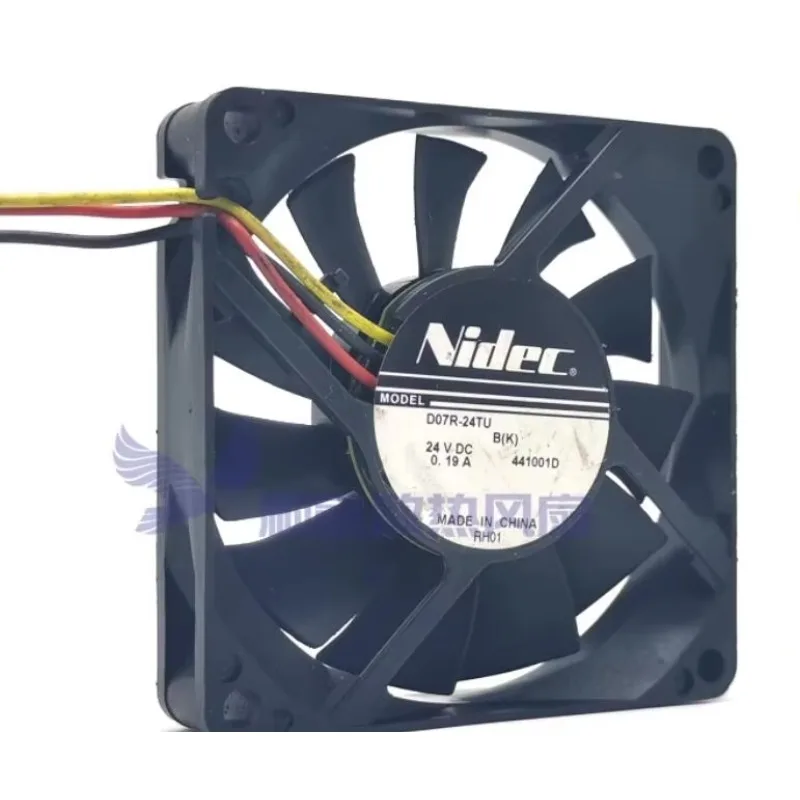 

Nidec D07R-24TU DC 24V 0.19A 70x70x15mm 3-Wire Server Cooling Fan