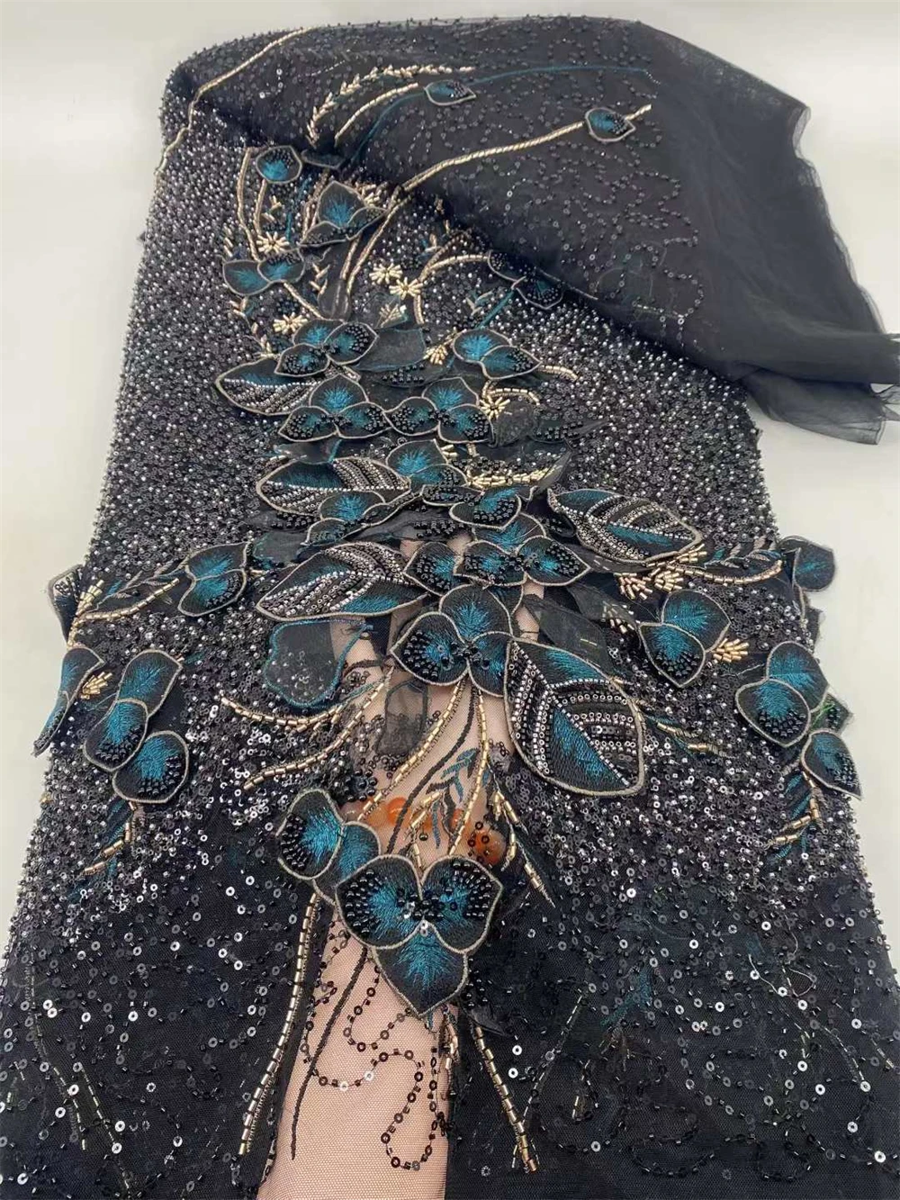 Tessuto di pizzo africano con perline 2025 Bellissimo pizzo francese a rete Tessuti di pizzo nigeriano con paillettes per abito da festa di nozze da donna