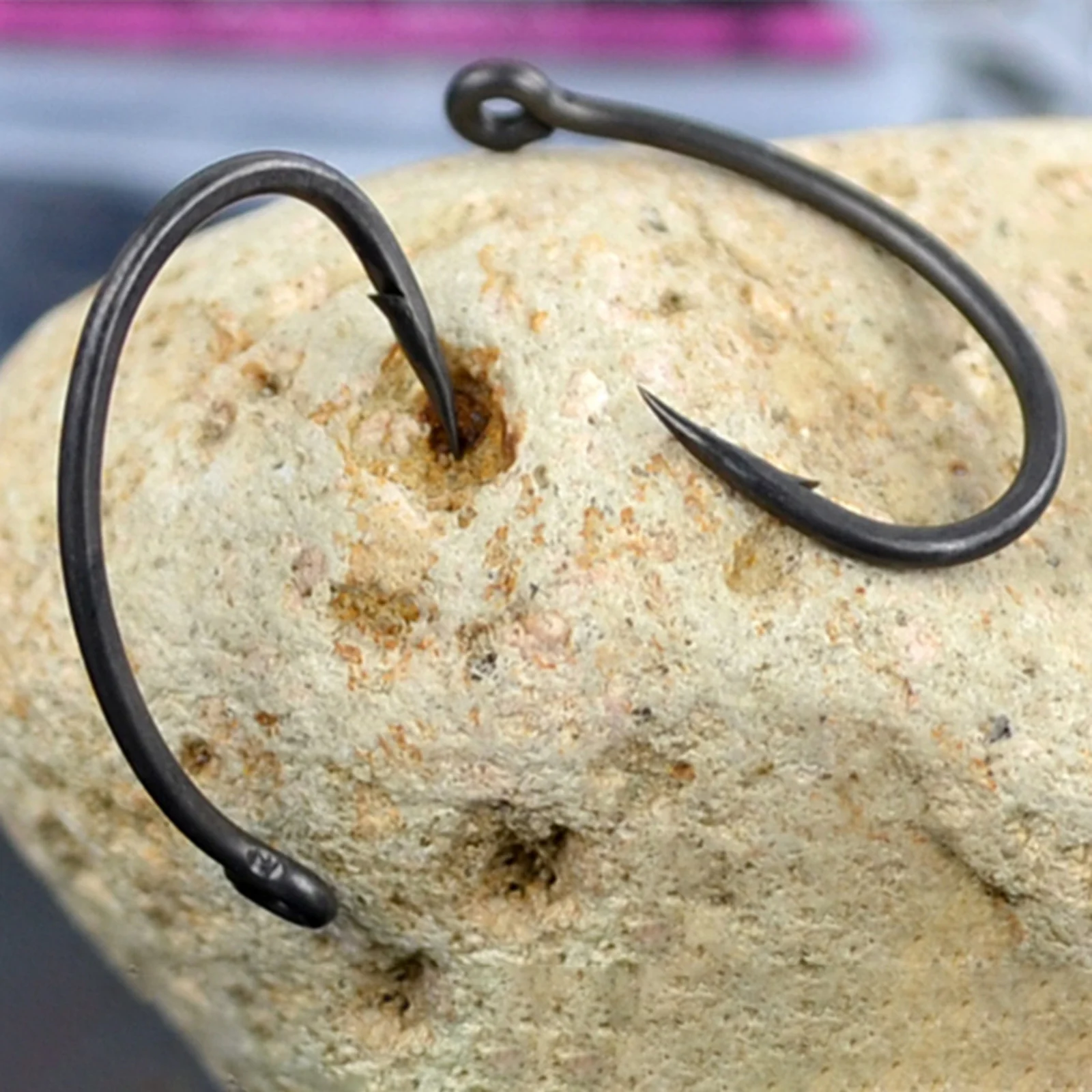 

50pcs/boxed Fishing Hooks 2/4/6# Hard High Carbon Steel Barbed Fishing Hook For Carp Crucian Sea Bass Bream Fishhook With Hoop