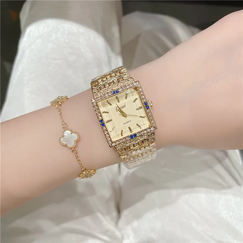 

Luxury Fashion Women Watches Shining Dial Design Qualities Ladies Quartz Wristwatches Diamond Square Female Alloy bracelet Clock