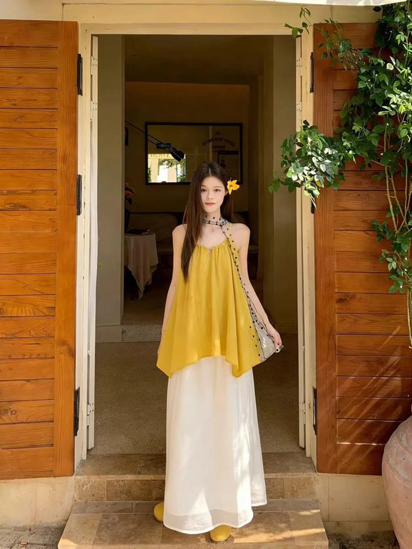 

Summer 2026 Women's Casual V-neck Halter High-waist Asymmetric Design Midi Skirt Set Fashionable Two-piece Ensemble