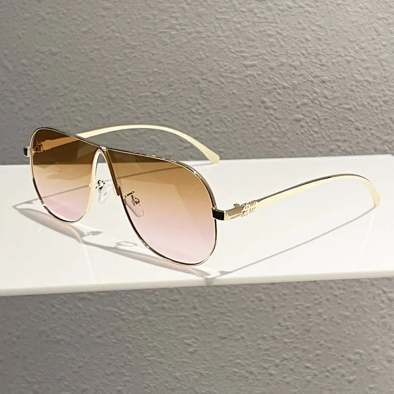 Europäische und amerikanische High-End-Mode-Sonnenbrillen 2026: Neue, großformatige, personalisierte und vielseitige Frosch-Sonnenbrillen aus Metall für den Street-Style