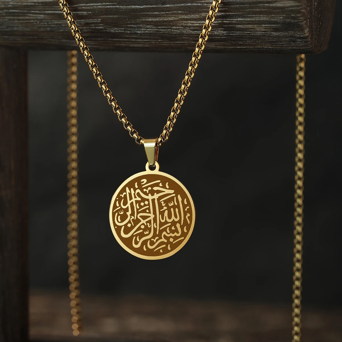 Kinitial Stainless Steel Muslim Pendant Necklace Men Calligraphic Tawheed Written On Moon Star Islamic Necklace
