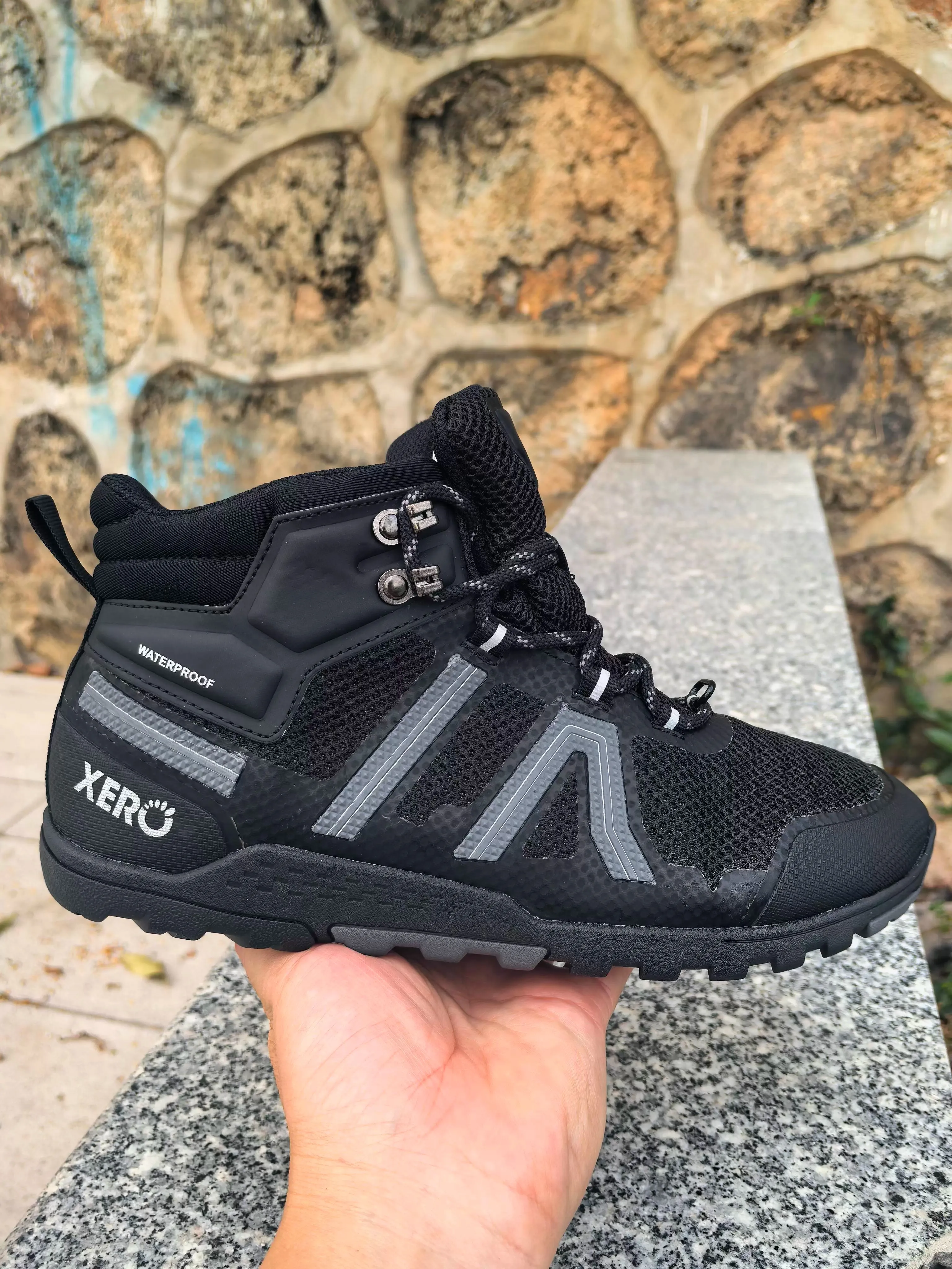 Autumn trail running shoes Men's anti-slip walking and jogging shoes Men's high-top outdoor sports shoes