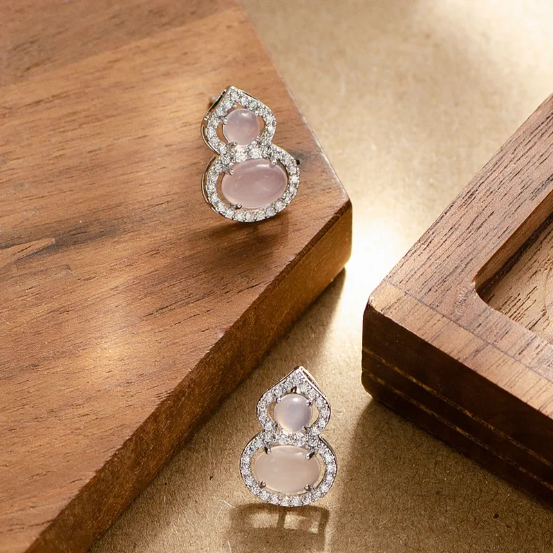 

Fashionable diamond-encrusted imitation chalcedony gourd Fulu earrings for women niche personality high-end commuter earrings