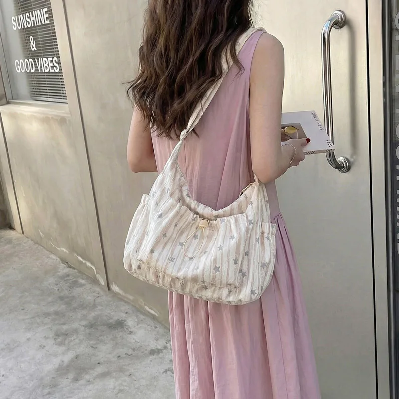 

Women Lightweight Crossbody Shoulder Bag Fashion Striped Star Print Underarm Hobo Bag Large Capacity Daily Commute Tote Bag