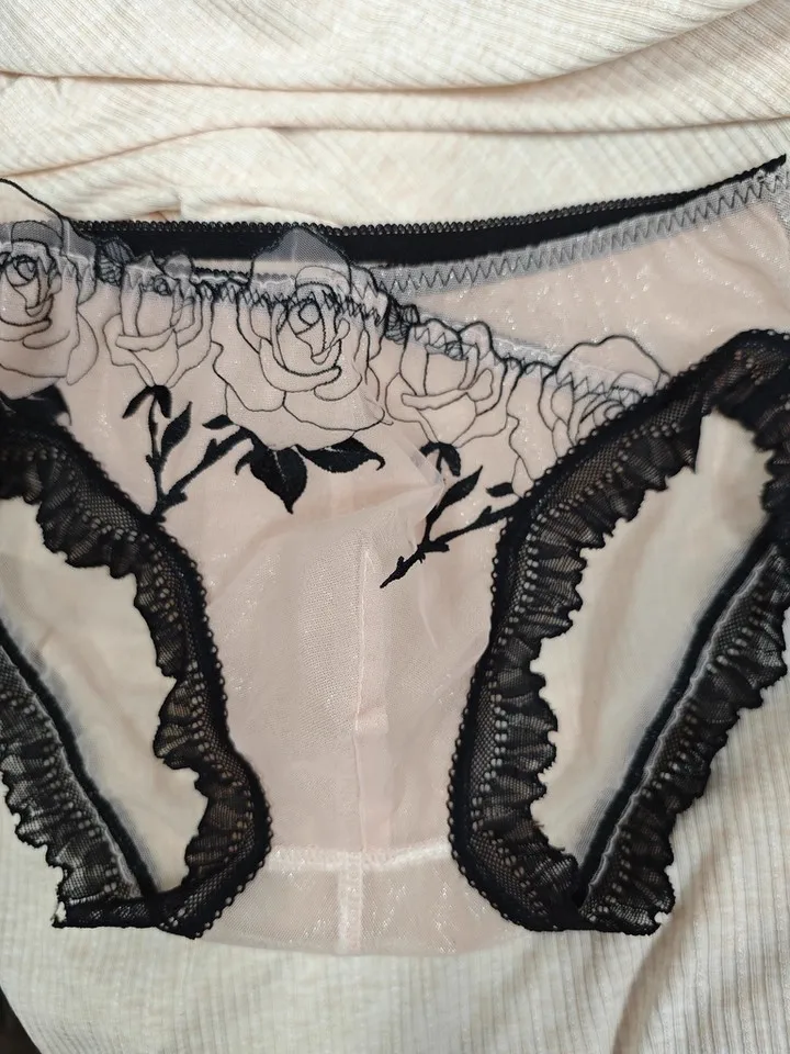 Men's Elegant Embroidery Lace Briefs Convex Pouch Panties Live Show BF Private Party Harajuku Sexy Hologram Half Sheer Panty view 4