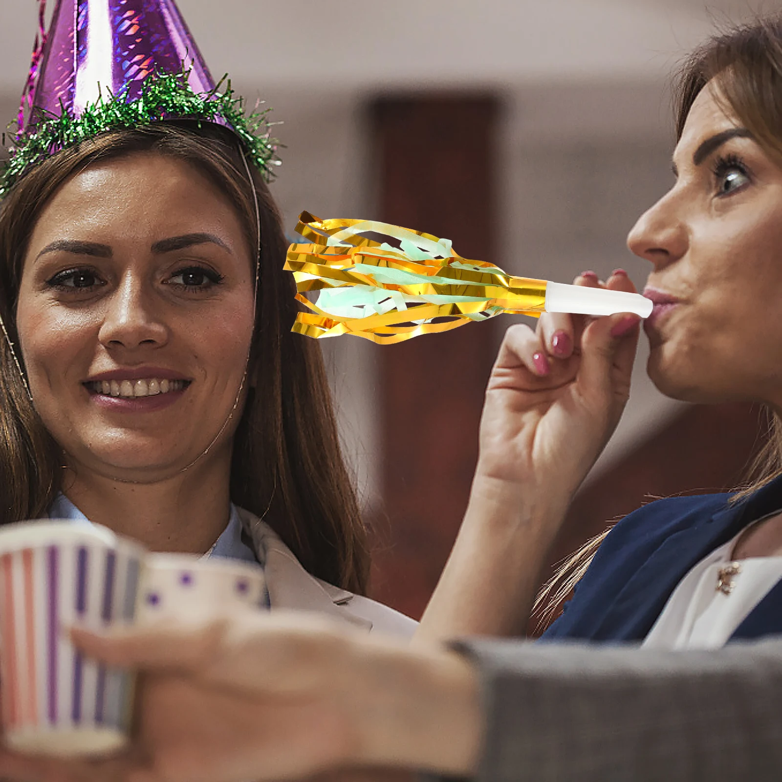 

18 Pcs Cheering Props Plastic Whistles Blowouts Bright Tassel Whistle Party Supplies Wedding Halloween Carnival Sports Noise