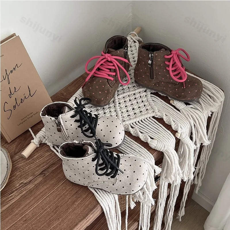 

Модные повседневные короткие ботинки с высоким берцем в горошек для девочек, осень 2024, детские универсальные удобные нескользящие ботинки принцессы Sweer