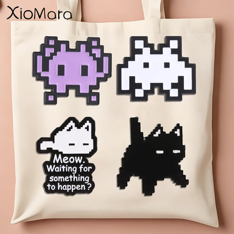 Classic Arcade Game Enamel Pins 8-bit Pixel Alien Retro Gamer 80s Nostalgia Brooches Lapel Badge Jewelry Gifts for Kids Friends