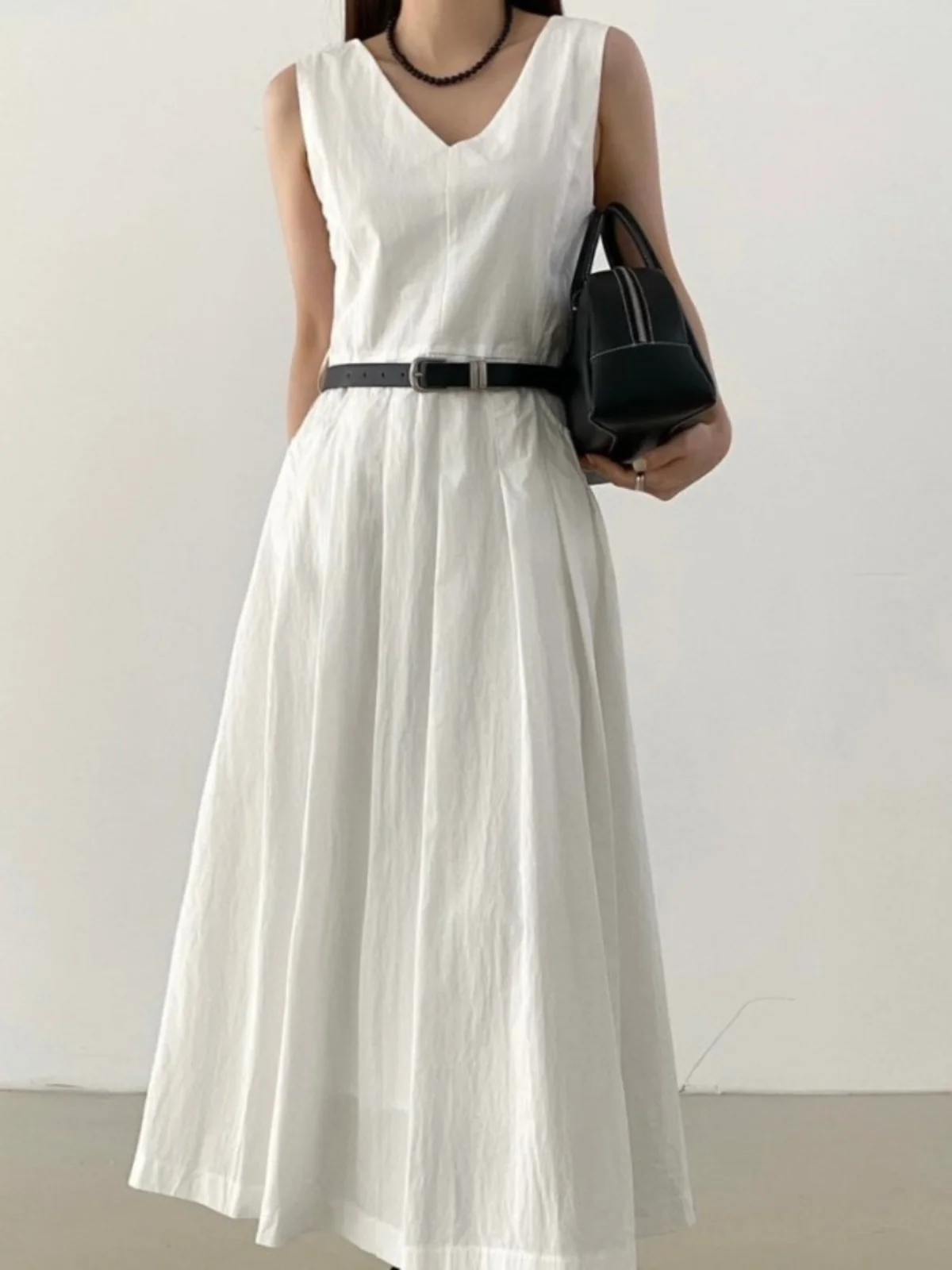 Chic V-Ne Pleated S…