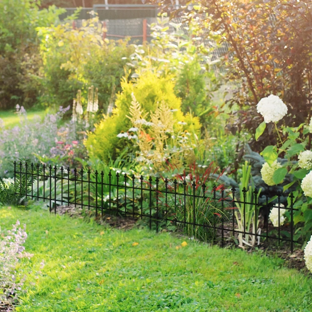 Outsunny Metal Decorative Garden Fence 9.2' X 17.25