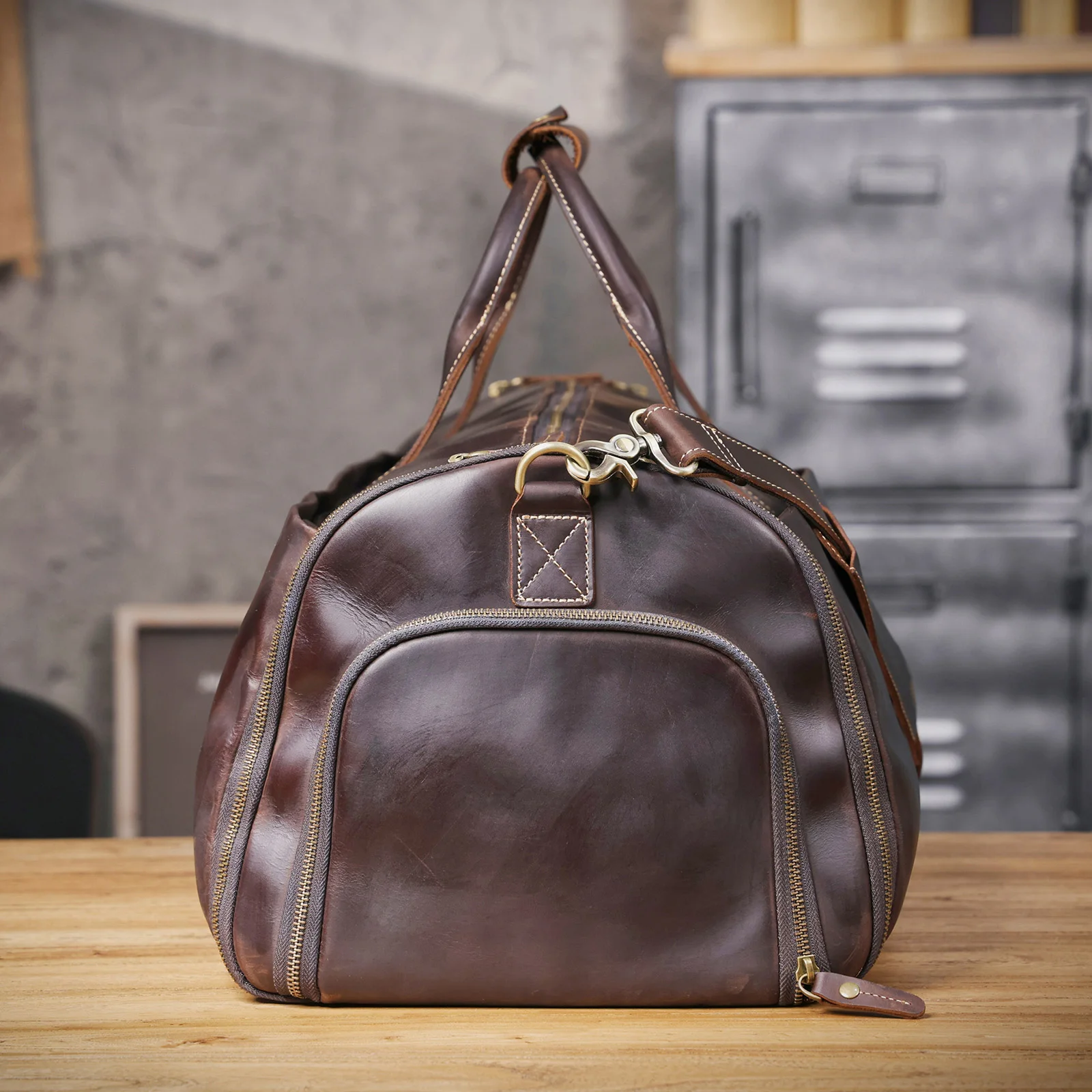 S.WORKER Echtleder-Reisetasche für Herren, große Kapazität, Vintage-Rindsleder-Reisetasche, Weekender-Sporttasche im Retro-Stil – Detail 10