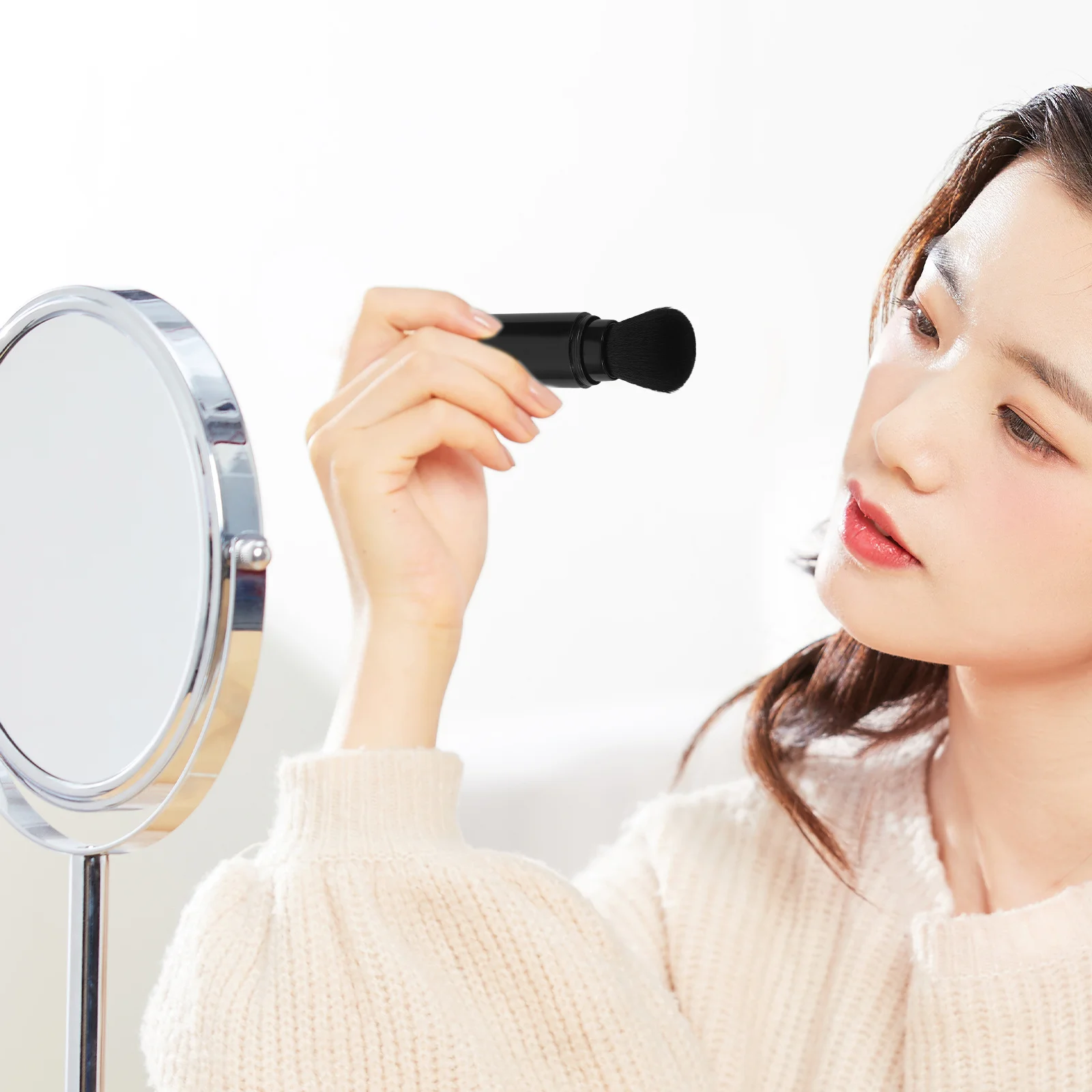 

Retractable Refillable Powder Black Portable Face Makeup Applicator For Highlight Contour Blush Foundation Travel