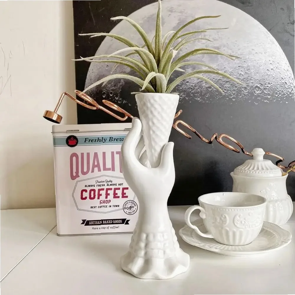 Creative Flower Pot White Ceramic Hand Holding Ice cream Ornaments Figurine Art Desktop Little Vase