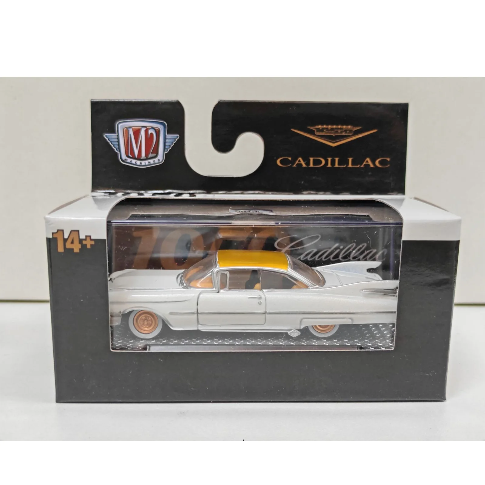 

M2 Machines 1/64 1959 Series 62 R72 Three Doors Open Die-cast Alloy Car Model Collection Display Child Gift