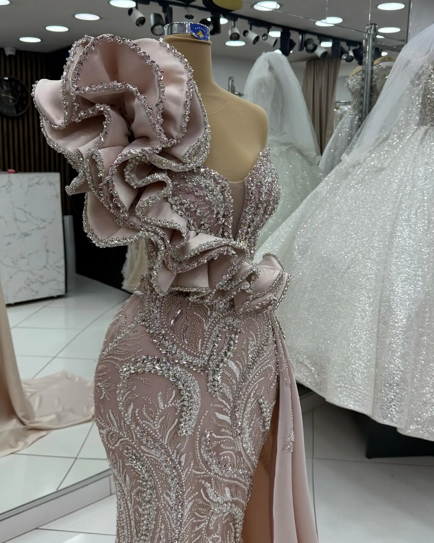 

Вечерние платья для женщин цвета пыльной розы, фасон «русалка», с бисером и оборками, элегантные платья для выпускного вечера, вечерние наряды, индивидуальный пошив.