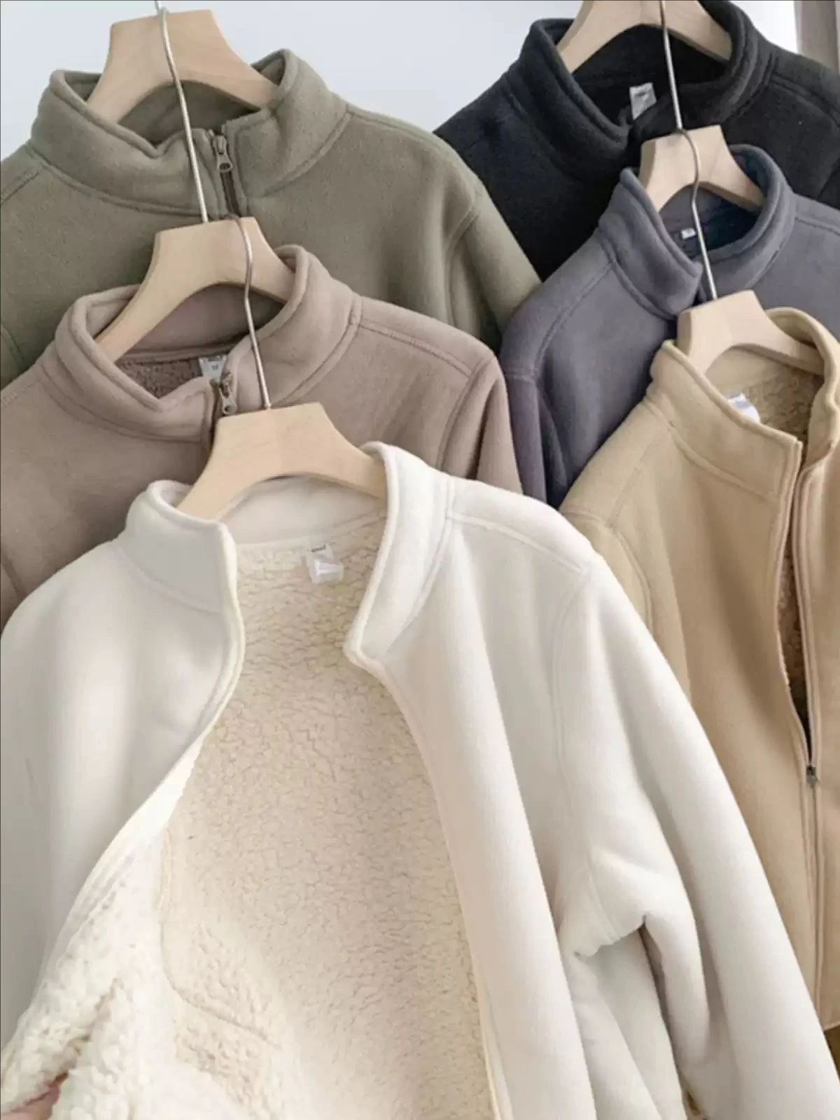 

Утепленная куртка для пар с воротником-стойкой, теплая верхняя одежда, приталенный крой, длинный рукав, застежка-молния, без капюшона, осень-зима