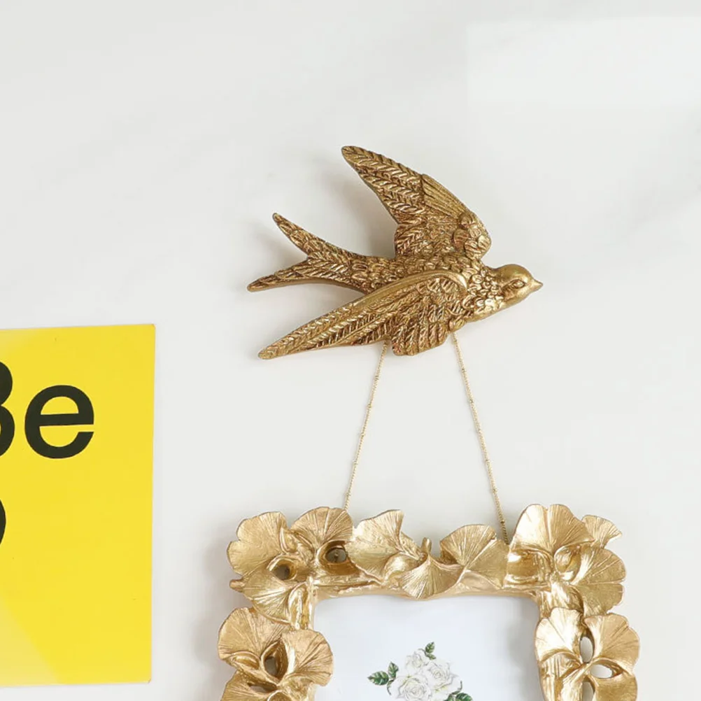 

2 Pcs Flying Dove Wall Decoration Piece Statue Swallow Ornament Small Resin