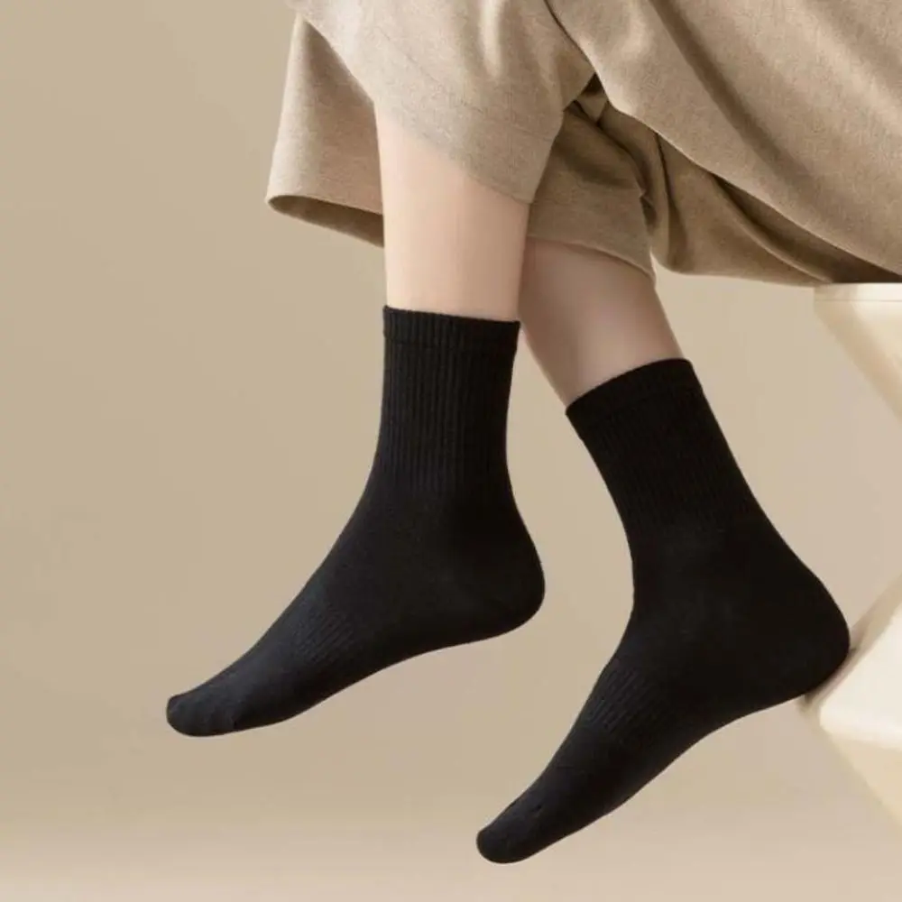 6 أزواج من الجوارب القطنية البسيطة المقاومة للاهتراء وممتصة للعرق بلون سادة جوارب ناعمة مريحة متوسطة الحجم للمدرسة #2