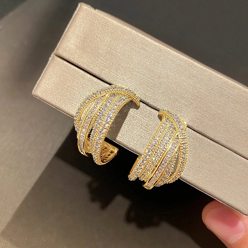 Huitan Claw Shaped Women Hoop Earrings Full Bright Cubic Zirconia Fashion Party Accessories Versatile Wedding Jewelry for Daily