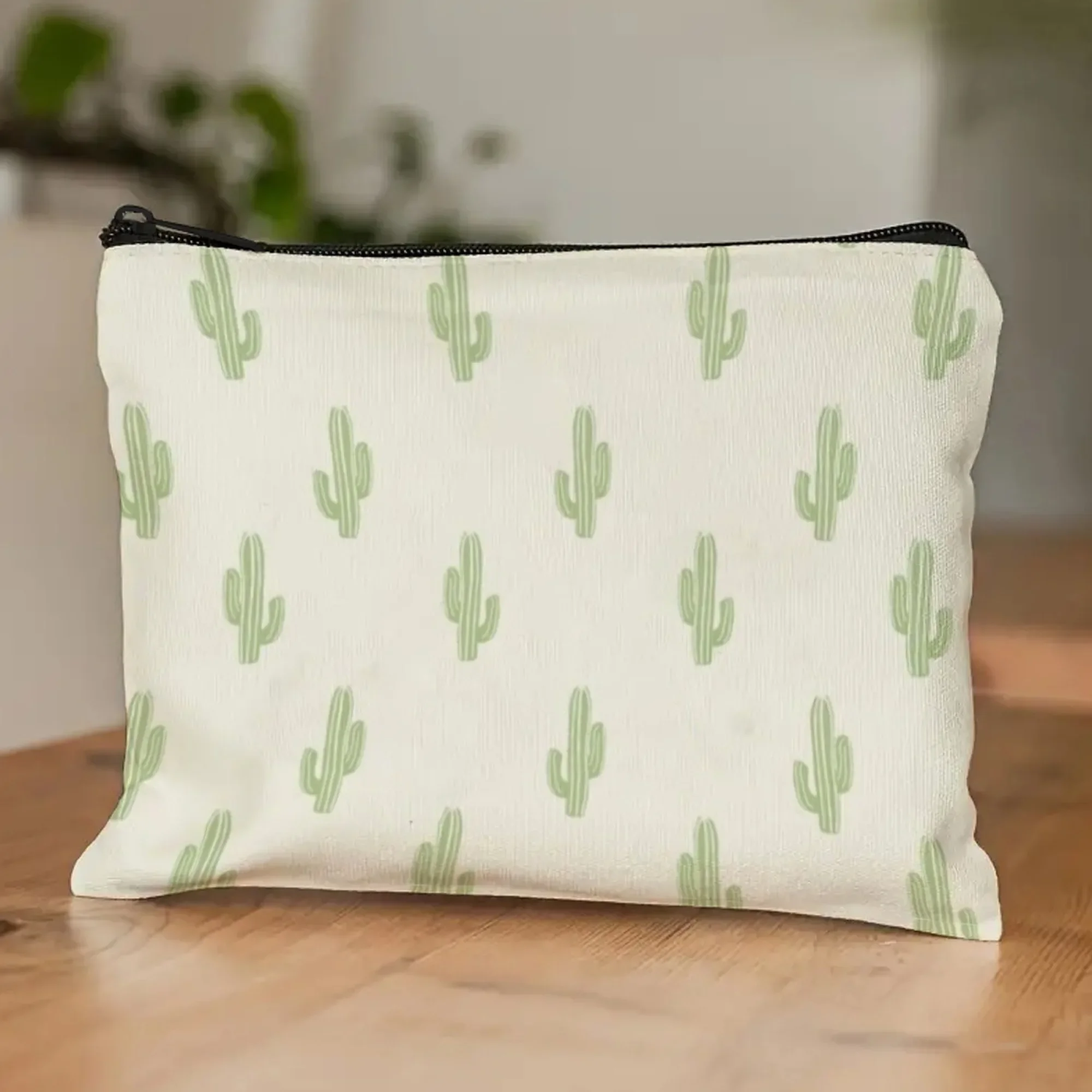 

Creative Cactus Sanitary Bag，Multifunctional Travel Organizer，Foldable Pouch with Zipper，Ideal for Feminine Care, Makeup