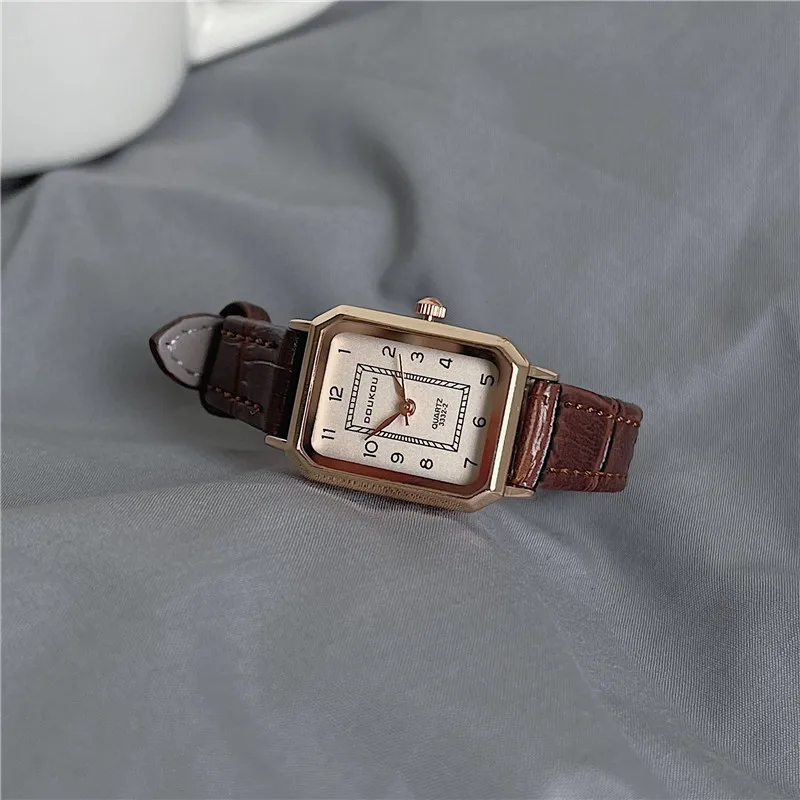 The Square Classcial Women Ultra Thin Small Dial Watches Leather Band Niche Antique Quartz Watch Relogio Feminina