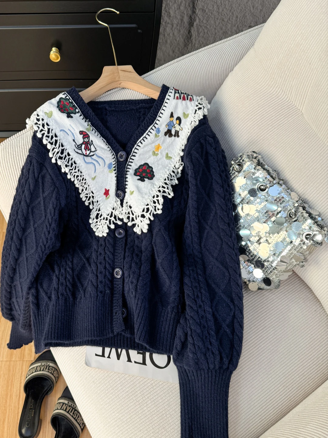 

Модный вязаный свитер Sweet Sle в корейском стиле, свободного кроя, с длинными рукавами, V-образным вырезом, теплый повседневный топ для молодых женщин