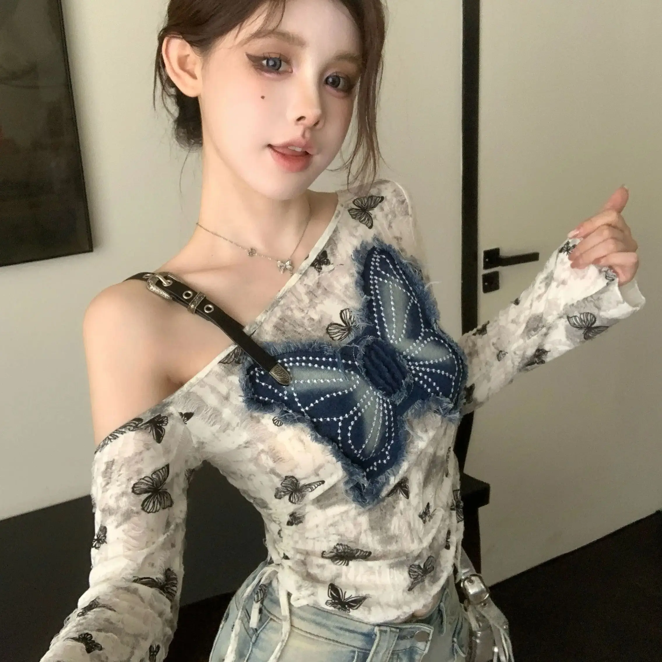 Butterfly Print Bottoming Shirt Long-Sleeved T-Shirt Unique Hot Girl Women Early Autumn Tight Niche Design Off-Shoulder Top