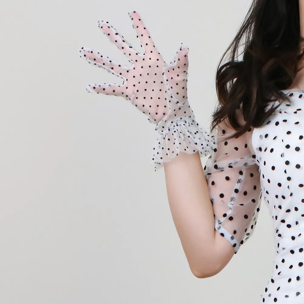 Kurze Spitzenhandschuhe mit Rüschenbesatz, Tüll-Mesh, halbtransparent, Touchscreen-kompatibel, Schwarz-Weiß-Punkte, elegant, für Hochzeiten, Damen – Detail 9