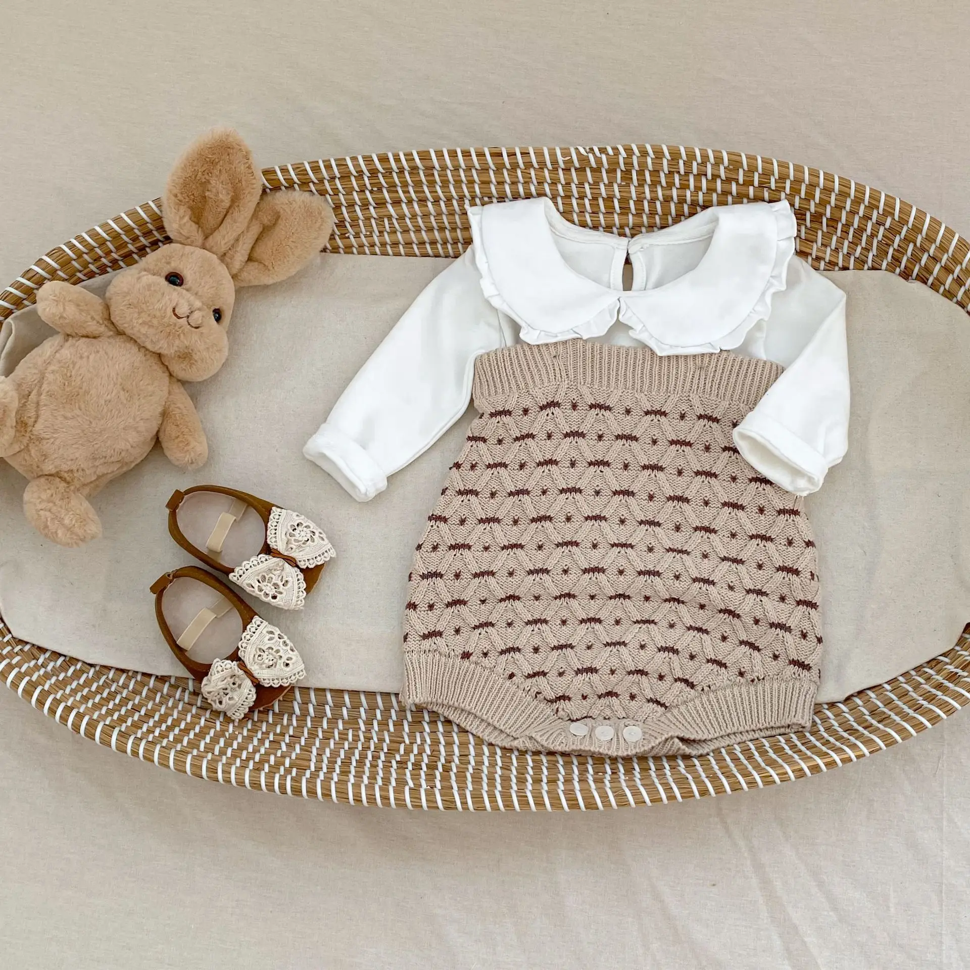 

New autumn and winter baby clothing for 0-3 years old, fashionable baby knitted diamond patterned jumpsuit