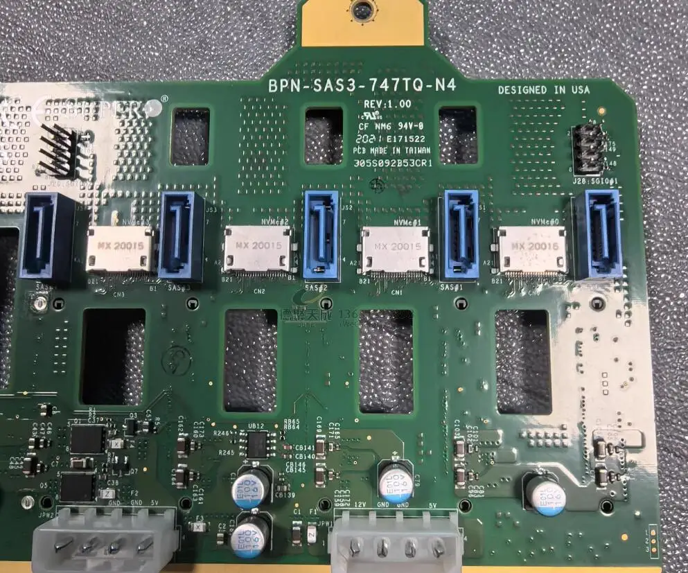 Backplane hard drive server 7049GP-TRT BPN-SAS3-747TQ-N4 mendukung SATA 4 NVME