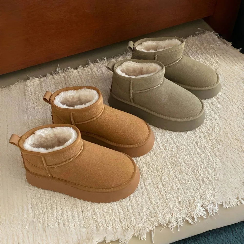 

Big size thick soled snow boots for women in winter 2025, short tube snow cotton and plush thick outer cotton shoes for women