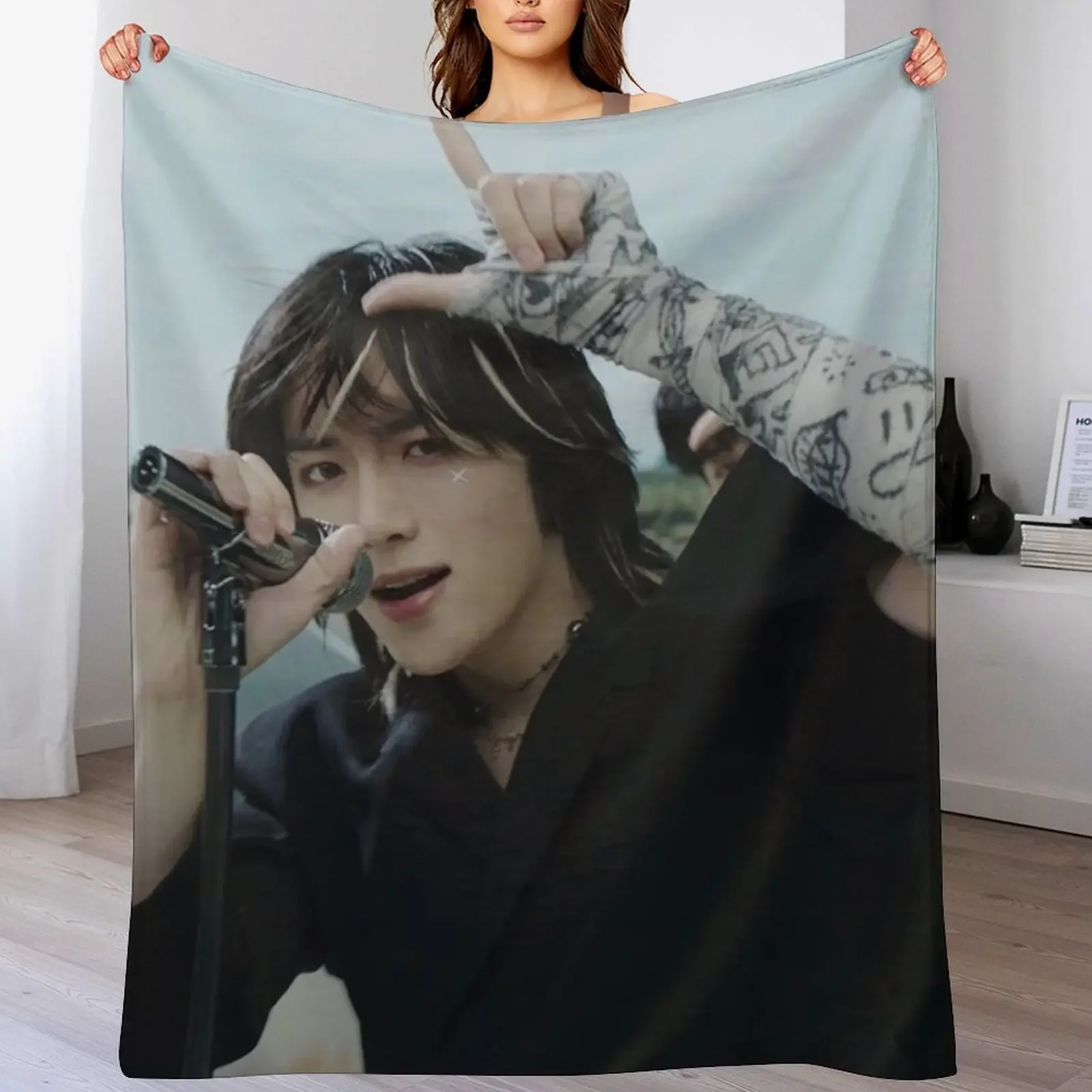 TXT - LOSER = LOVER - BEOMGYU Throw Blanket Warm Accent Blanket for Living Room Decoration