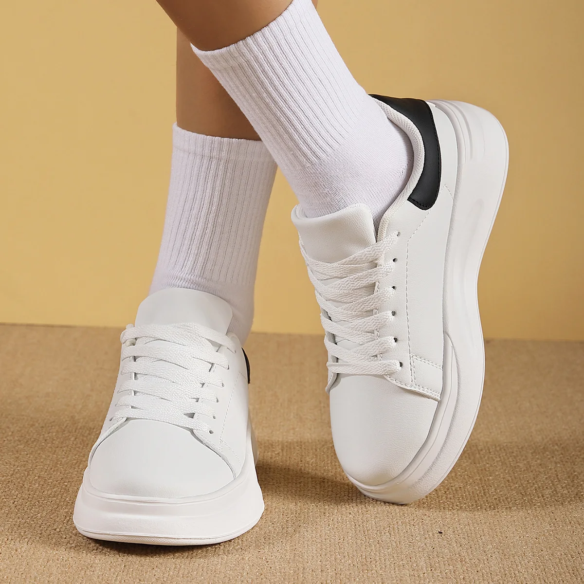 

Spring and Autumn Outdoor White Shoes Men's Trendy Men's Height Increasing Couple Sports and Leisure Board Shoes