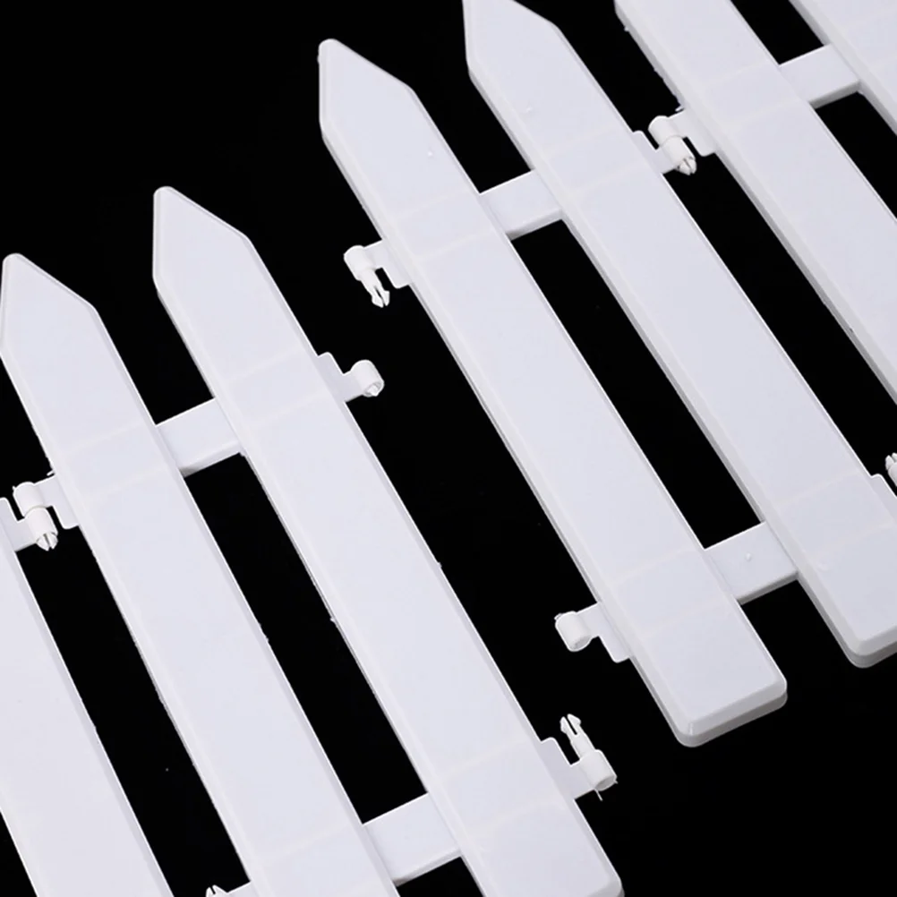 30 Pcs Splice Christmas Tree Fence Garden Picket Decoration Outdoor Mini Barrier