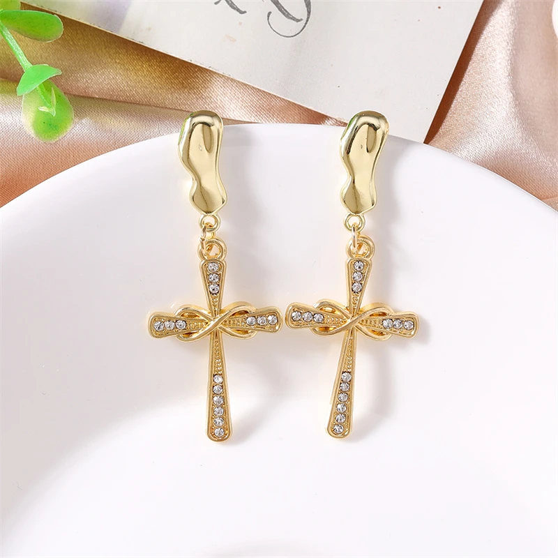 Modische Kristall-Metall-Kreuz-Ohrstecker für Frauen und Mädchen, Party- und Festival-Schmuckgeschenke – Detail 11