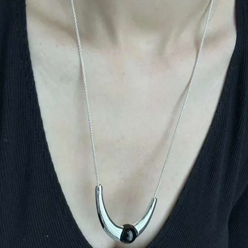 Niche design necklace copper silver-plated asymmetrical horn black agate commuting simple retro high-end sweater chain