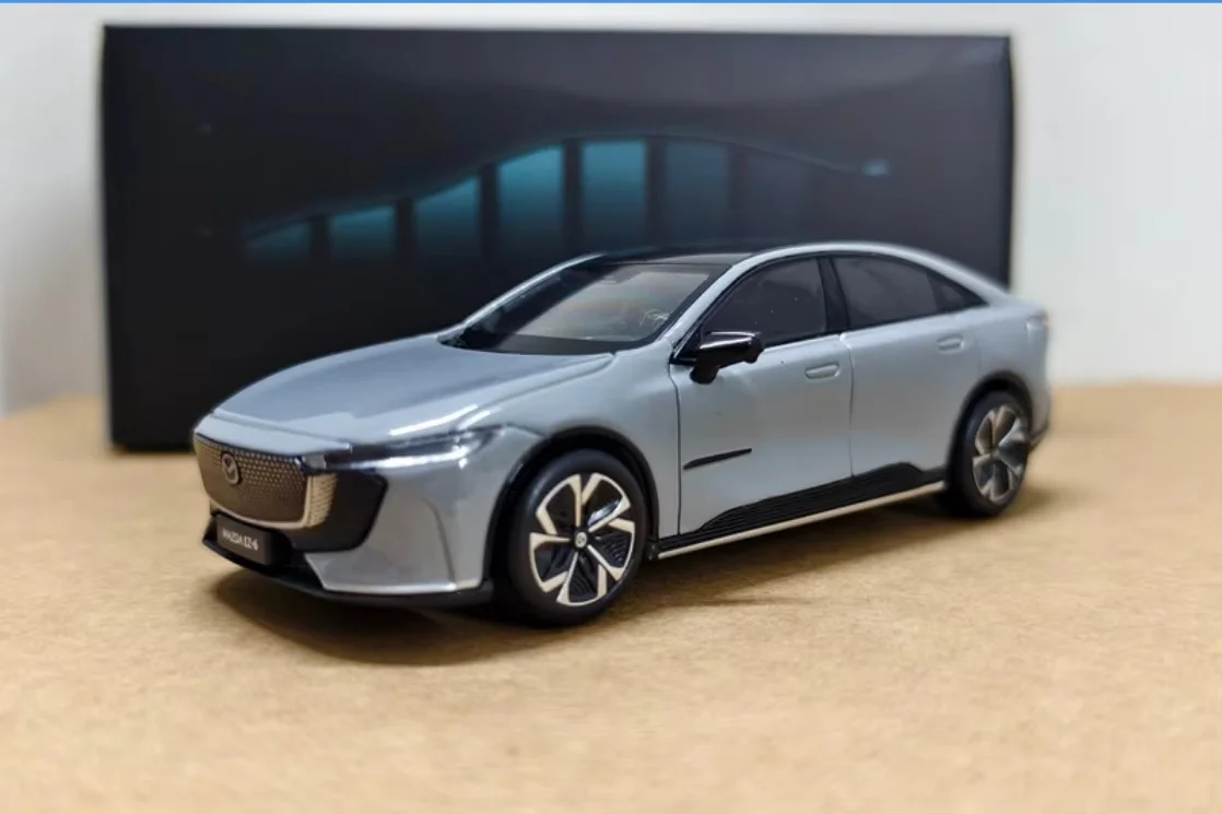 

Модель автомобиля Mazda EZ-6, масштаб 1:43, литая под давлением, из сплава, оригинальная заводская, Changan, с индивидуальным номерным знаком, подарок для коллекционеров