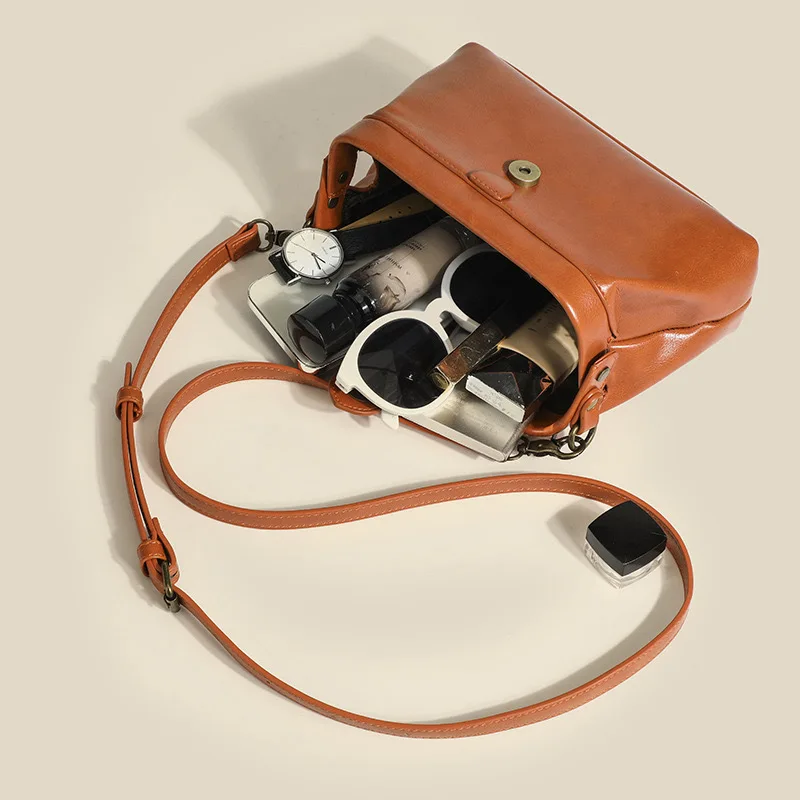 2023 New Brand Women's Handbag High Quality High Capacity Advanced Shoulder Bag Commuter Zipper Pillow Bag Handbag Women's Bag