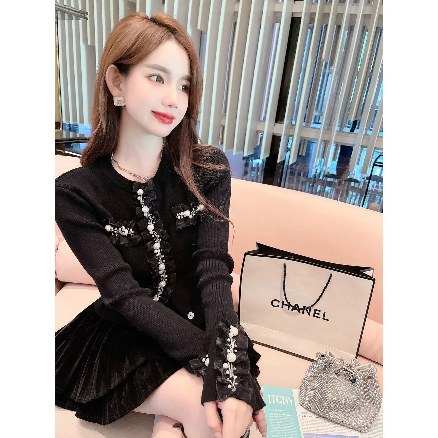 

Весна 2024, новинка, вязаный открытый кардиган с тяжелыми бусинами, украшенный круглым вырезом Ne Long Sve, верхняя одежда, женская мода