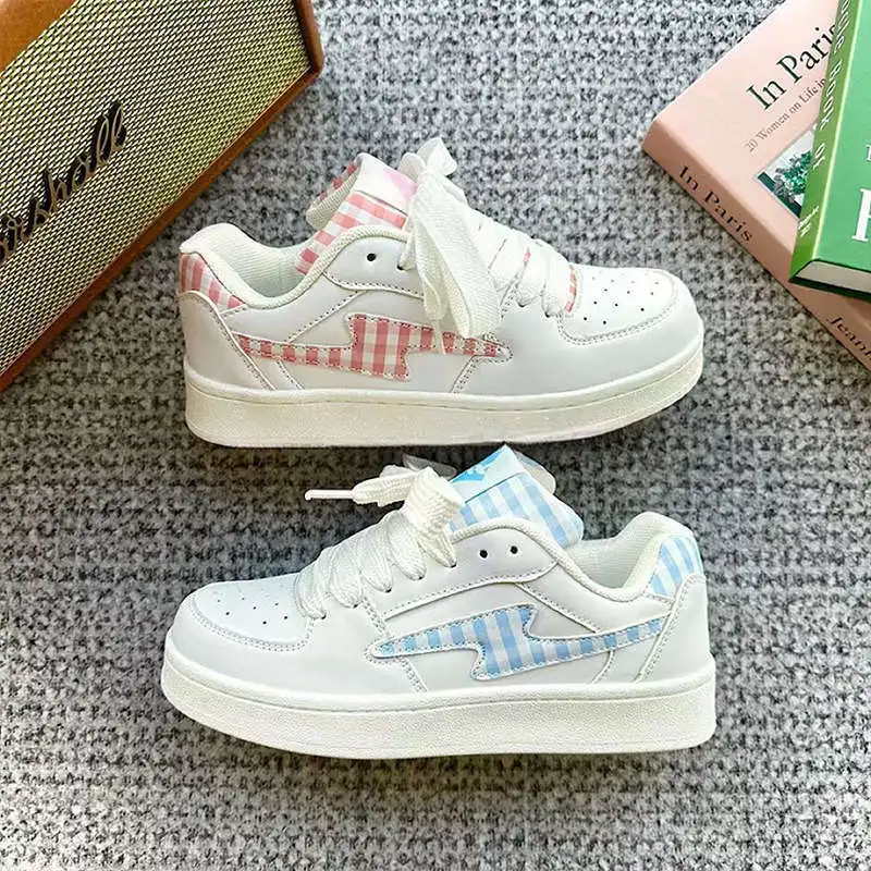 

Повседневные дышащие спортивные туфли 2025: Новинка в стиле «хлебные туфли», студенческий стиль, слипоны из канваса, с круглым носком, на низком каблуке, резиновая подошва.