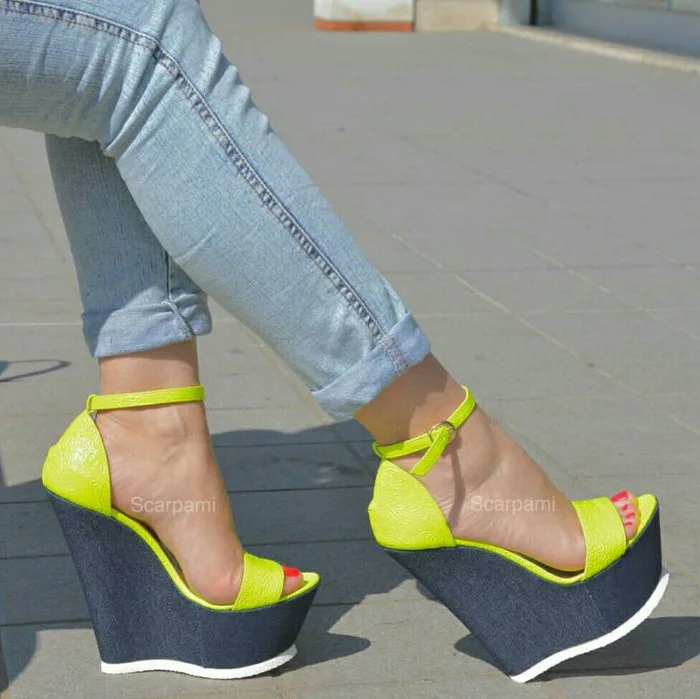 Sexy Style Peep Toe Platform Summer Women Sandals Wedges High Heels Buckle Strap Design Large Size Fashion Shoes