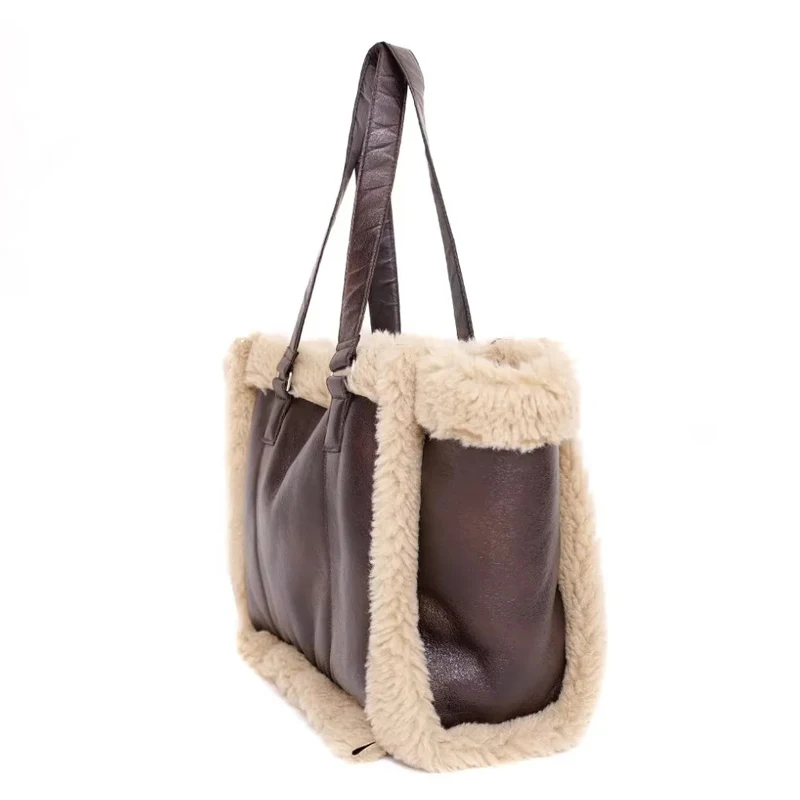 Faux Fur Toteกระเป๋าผู้หญิงLuxury Designerกระเป๋าถือและกระเป๋า2024ใหม่PU Lambswool Trimขนาดใหญ่ความจุใต้วงแขนไหล่