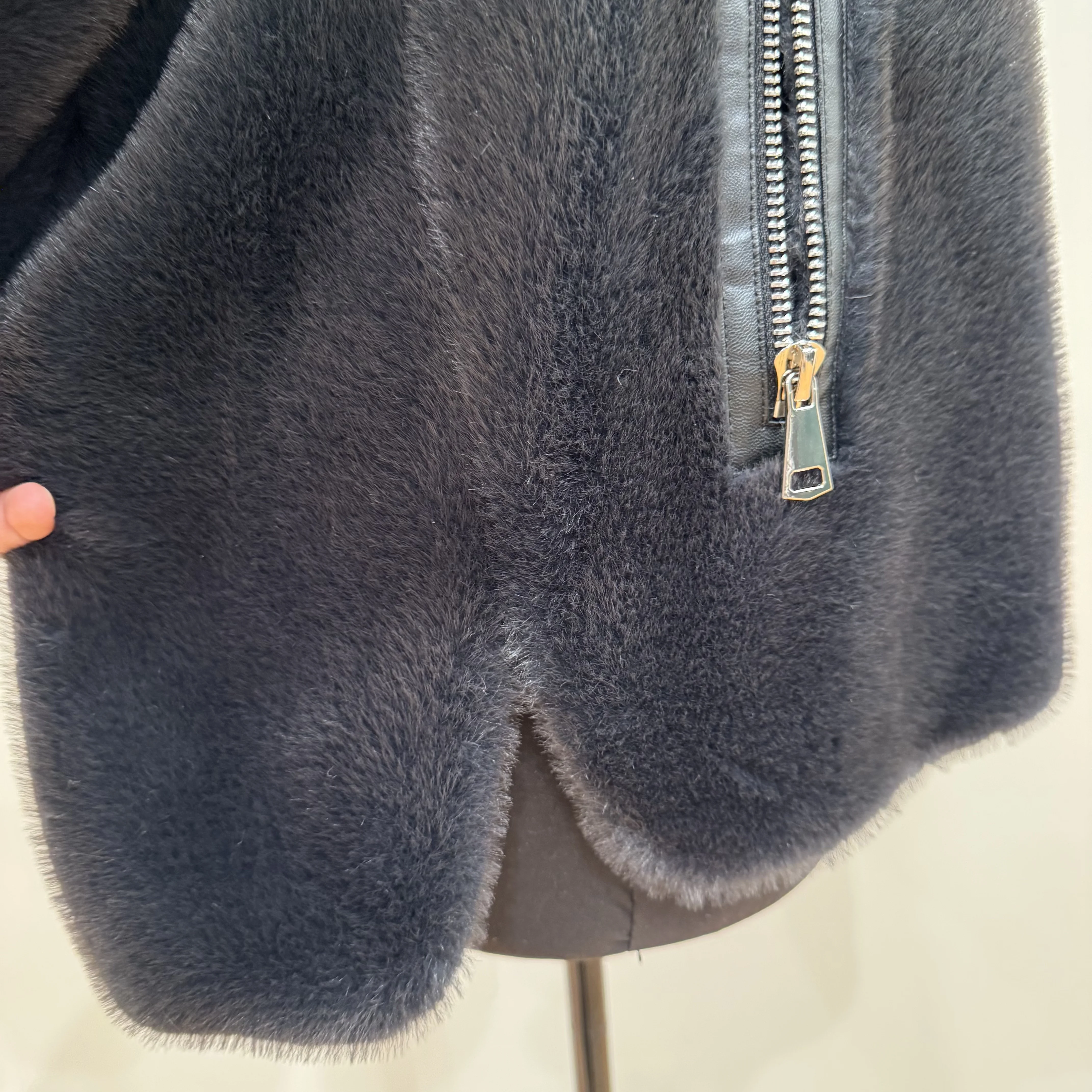 Bo cui Winter-Damen-Casual-Mode-Kunstpelzjacke mit Kapuzenreißverschluss-Design, vielseitiges, lockeres und schlankmachendes Oberteil aus Nerzfell