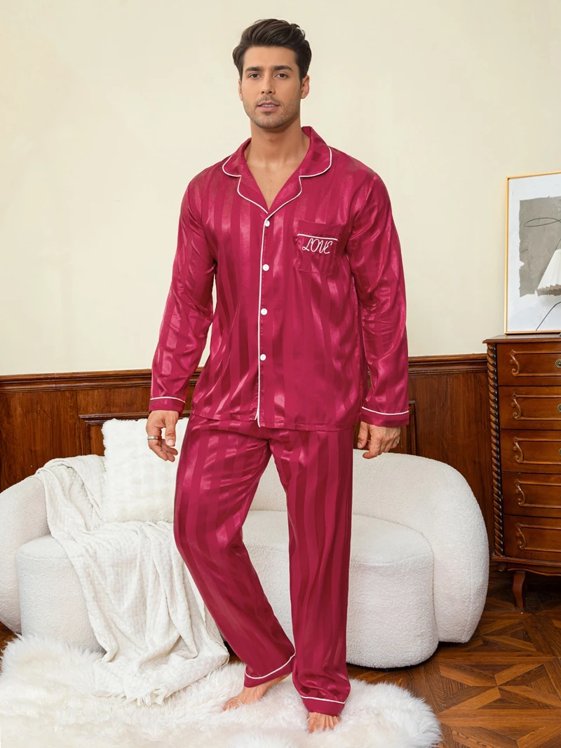 

Мужской уютный атласный пижамный комплект в полоску с принтом «Любовь», вышивка, нагрудный карман, топ с длинными рукавами и брюки с лацканами, подходит для Hombre, ночные рубашки, пижамы